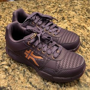 Kuru sneaker Quantum - women’s size 7 wide, excellent condition